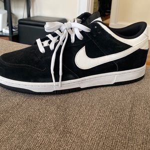 NWT Nike shoe